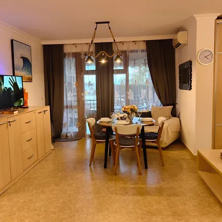 влас комплекс амфора , студио 704 Appartement